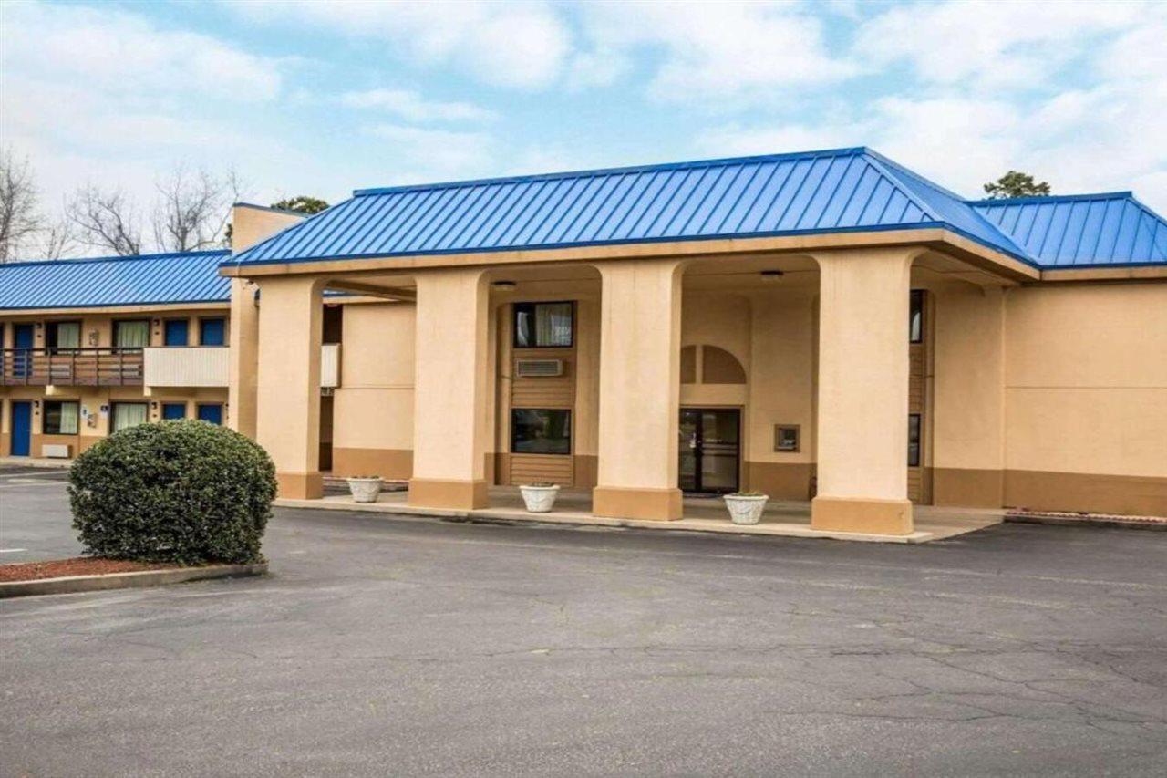 Rodeway Inn & Suites Plymouth Hwy 64 Exteriér fotografie
