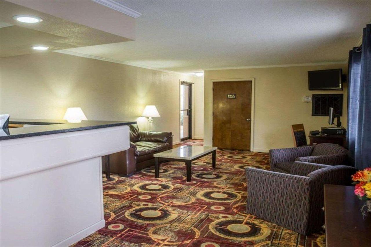 Rodeway Inn & Suites Plymouth Hwy 64 Exteriér fotografie