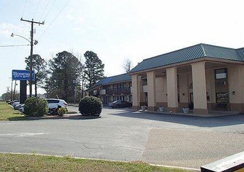Rodeway Inn & Suites Plymouth Hwy 64 Exteriér fotografie