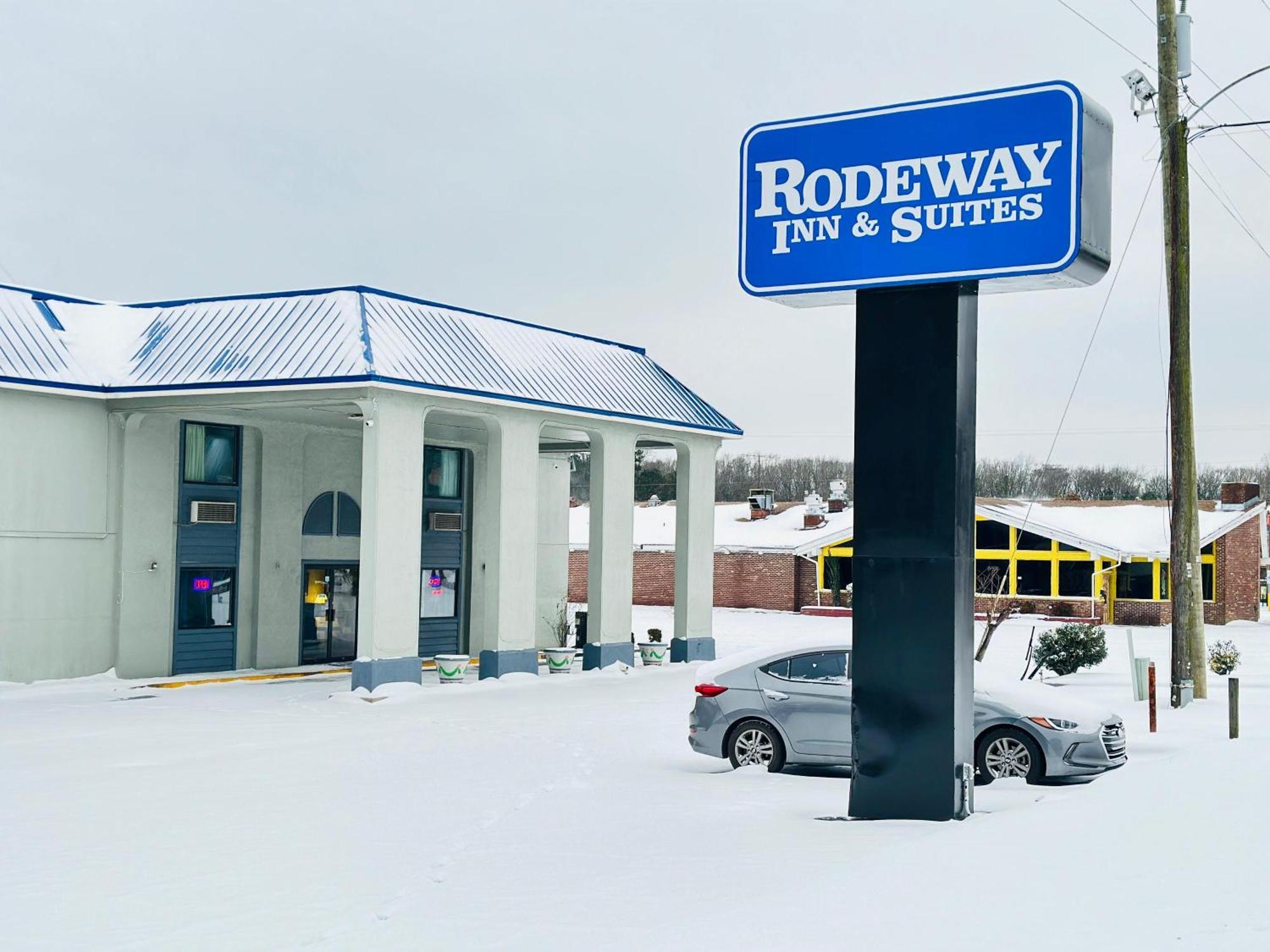 Rodeway Inn & Suites Plymouth Hwy 64 Exteriér fotografie