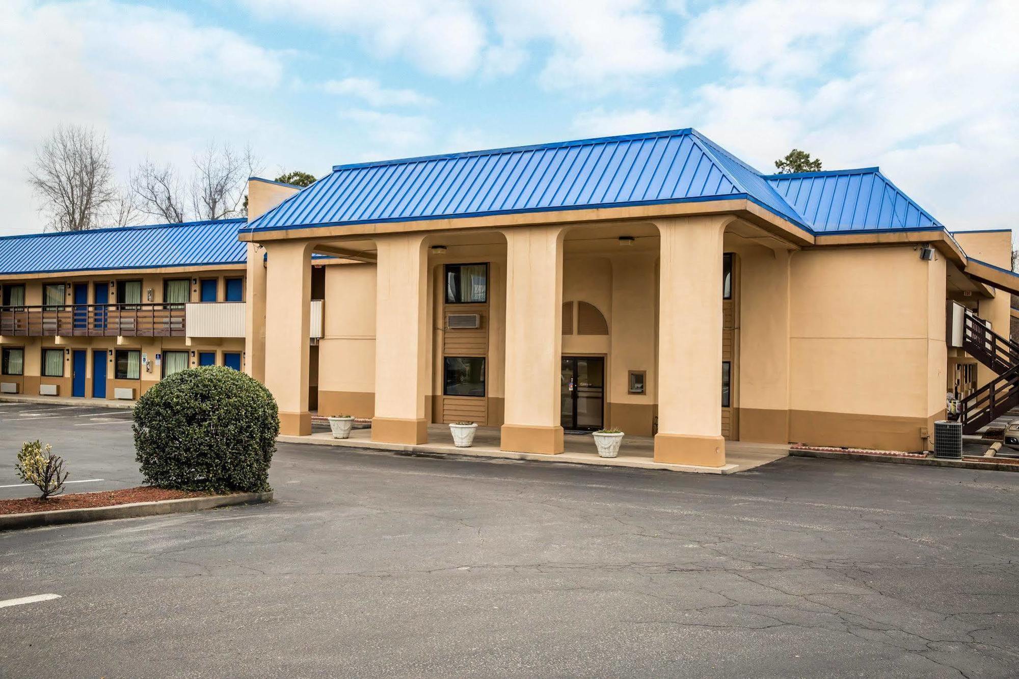 Rodeway Inn & Suites Plymouth Hwy 64 Exteriér fotografie